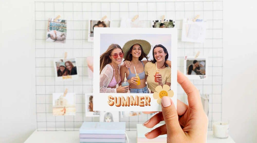 Turn your best phone pics into retro-style prints! Our 4x5.3, 4x4 and 5x5 retro prints are perfect for those special memories. Available for same-day pick up at any Walgreens store.